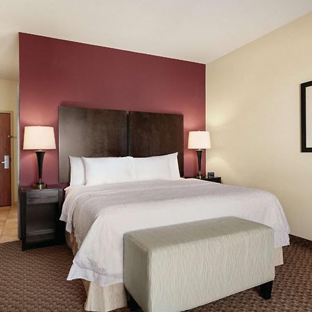 Hampton Inn & Suites Enid Exterior photo