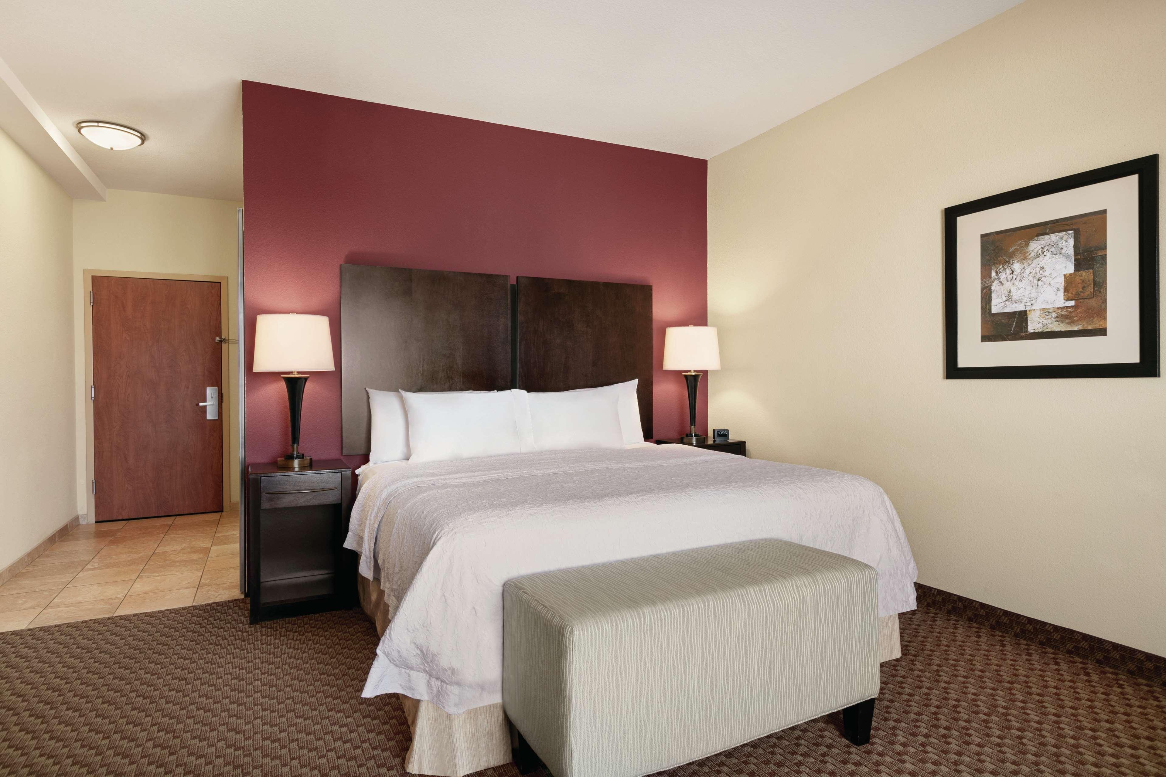 Hampton Inn & Suites Enid Exterior photo