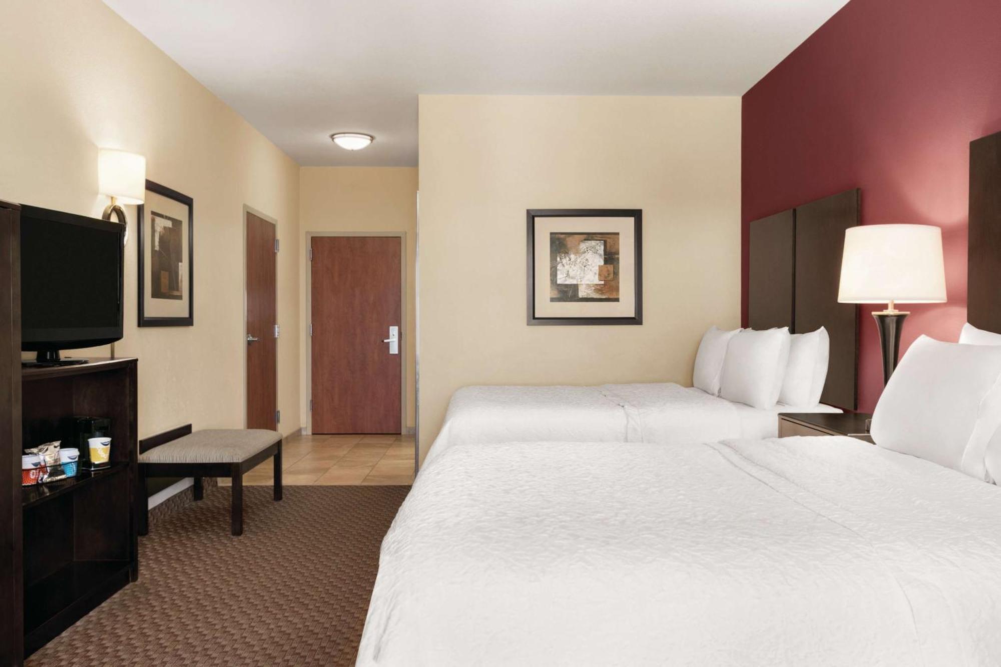 Hampton Inn & Suites Enid Exterior photo
