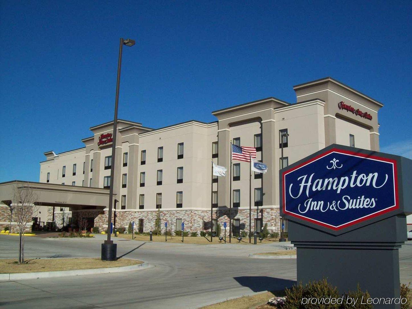 Hampton Inn & Suites Enid Exterior photo